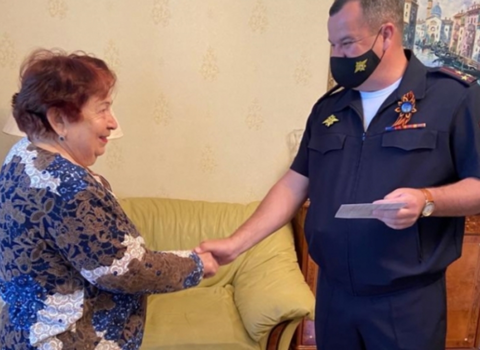 В Волгоградской области 85-летней пенсионерке из Луганска вручили российский паспорт